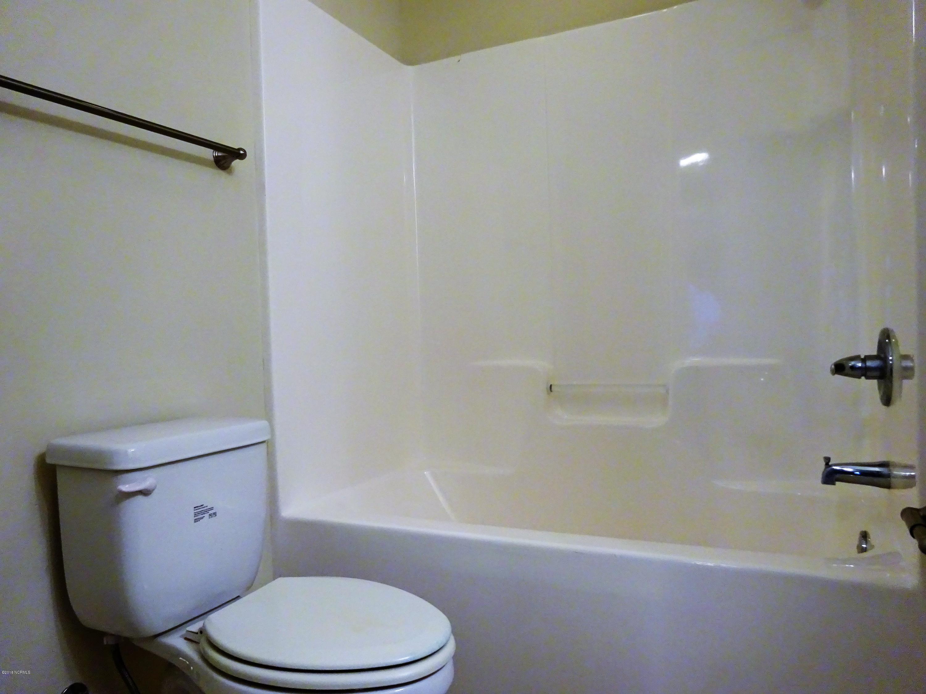 304 Raintree Circle Jacksonville, NC 28540 - Photo 22 of 29 DSC05881