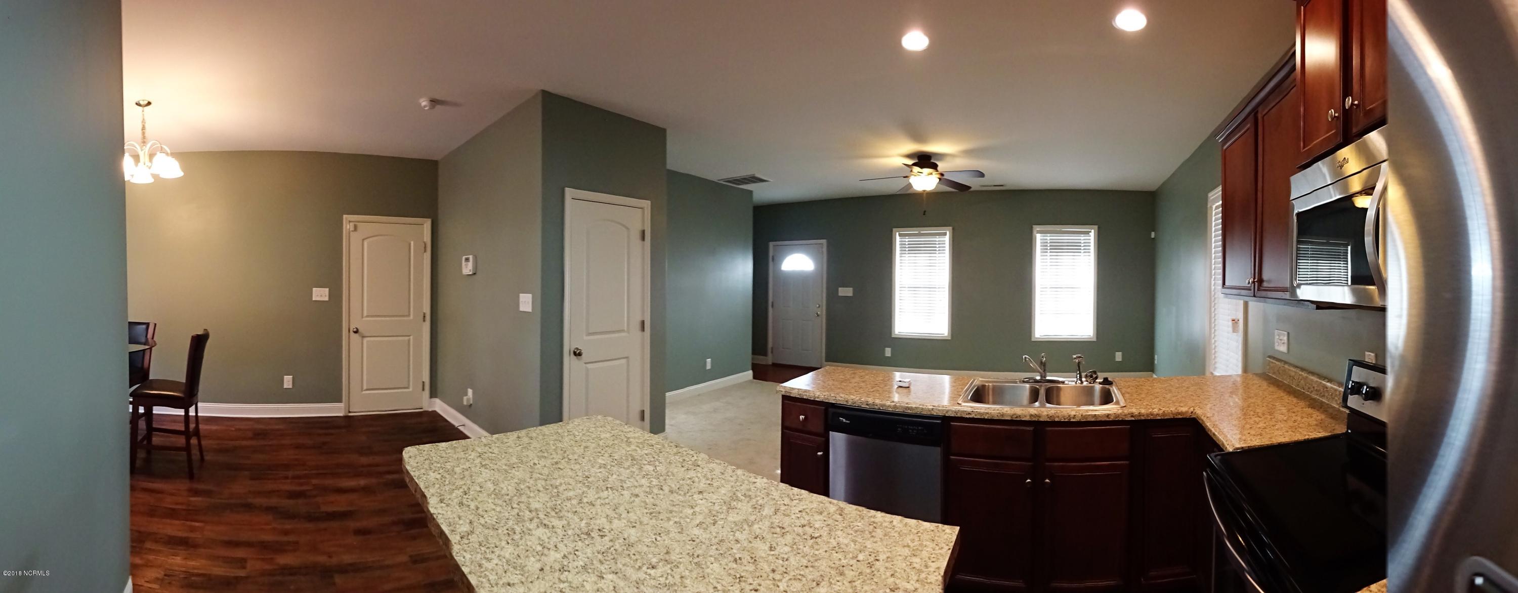 304 Raintree Circle Jacksonville, NC 28540 - Photo 9 of 29 DSC05857