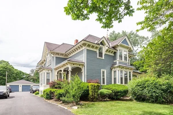 $2,000 | 249 County Street, Unit 4, Attleboro, MA 02703