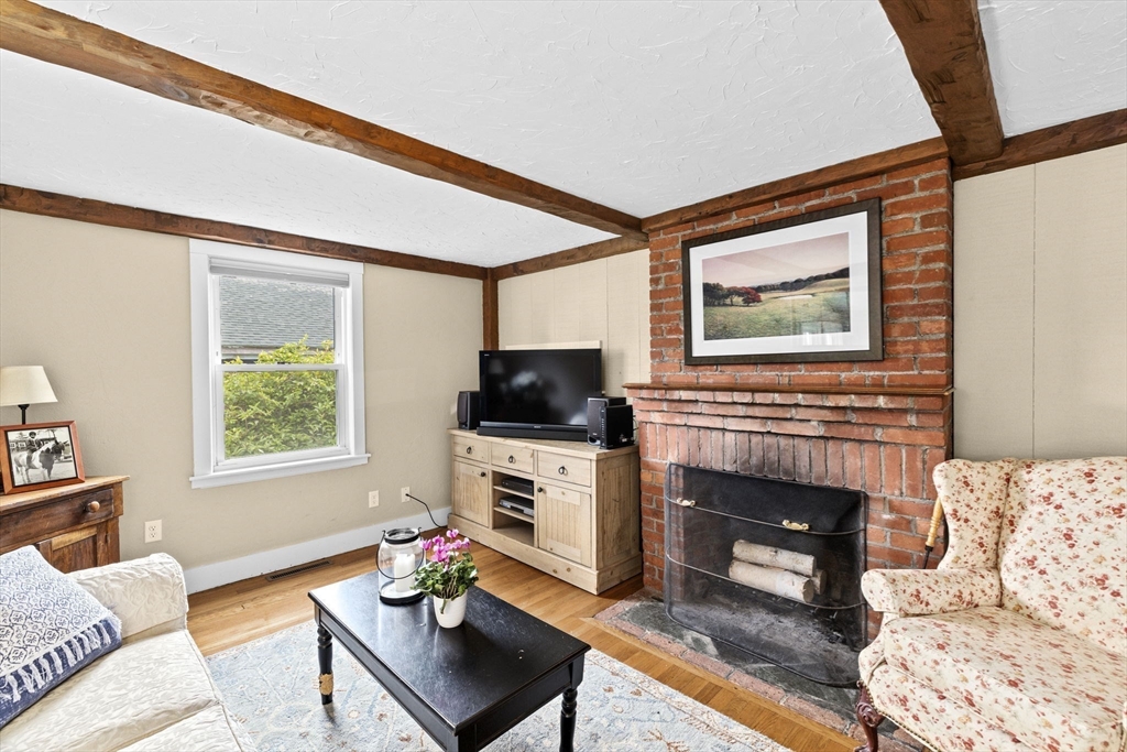 23 Garden Road Scituate, MA 02066 - Photo 8 of 38 Gallery Image 8