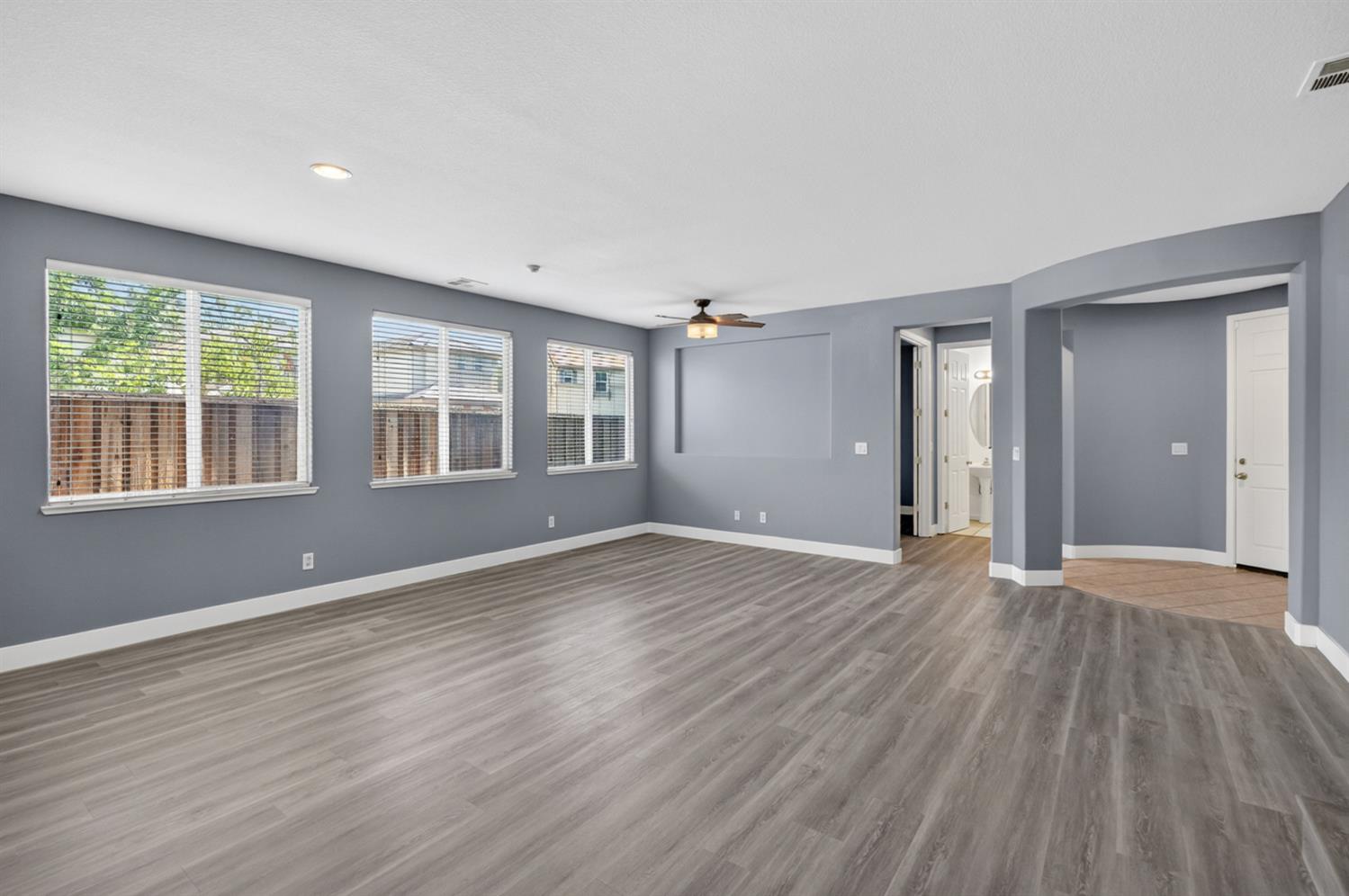 9234 Rushing Creek Way Elk Grove, CA 95624 - Photo 11 of 63