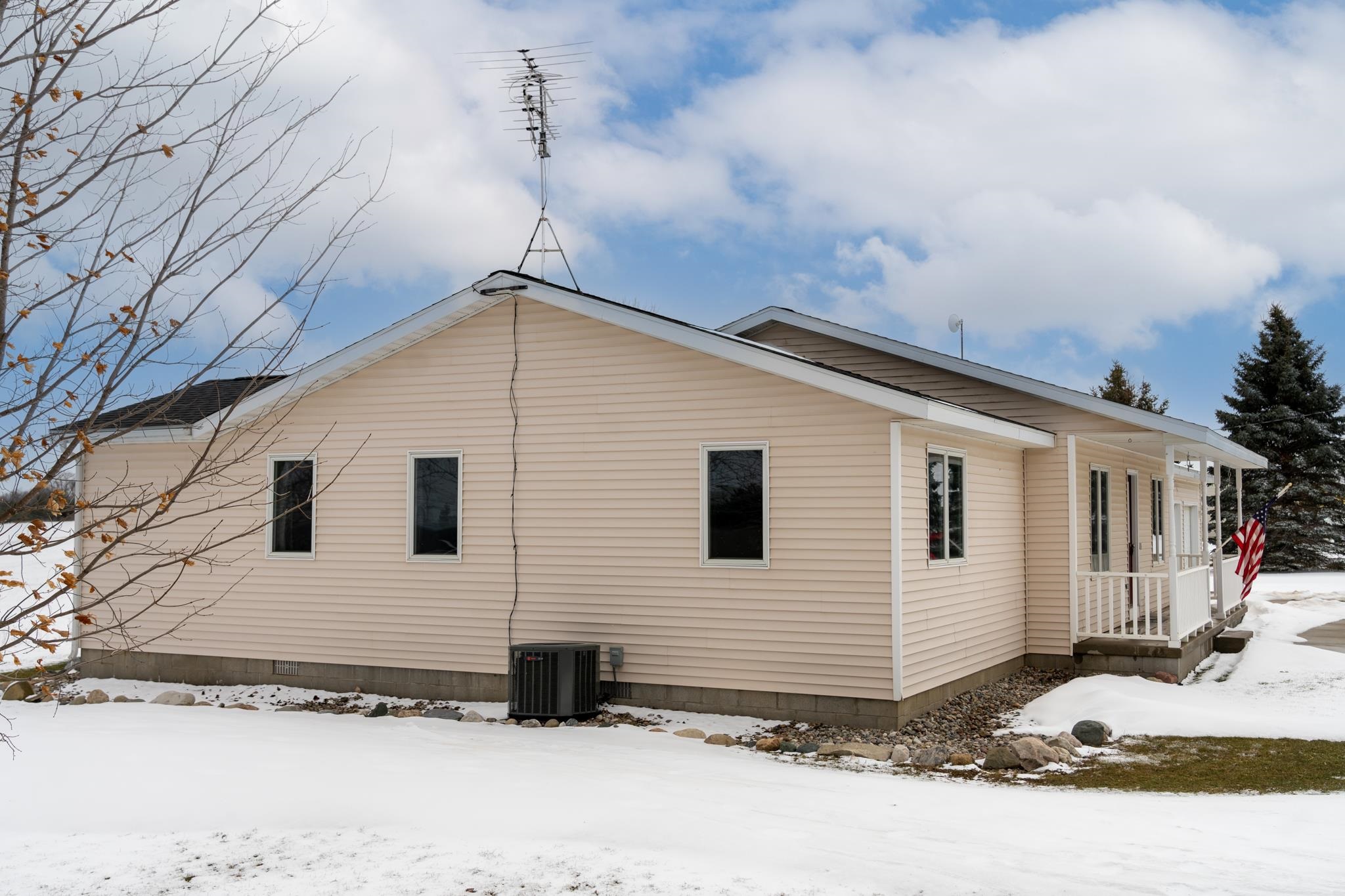6109 South Meridian Road Mount Pleasant, MI 48858 - Photo 3 of 38