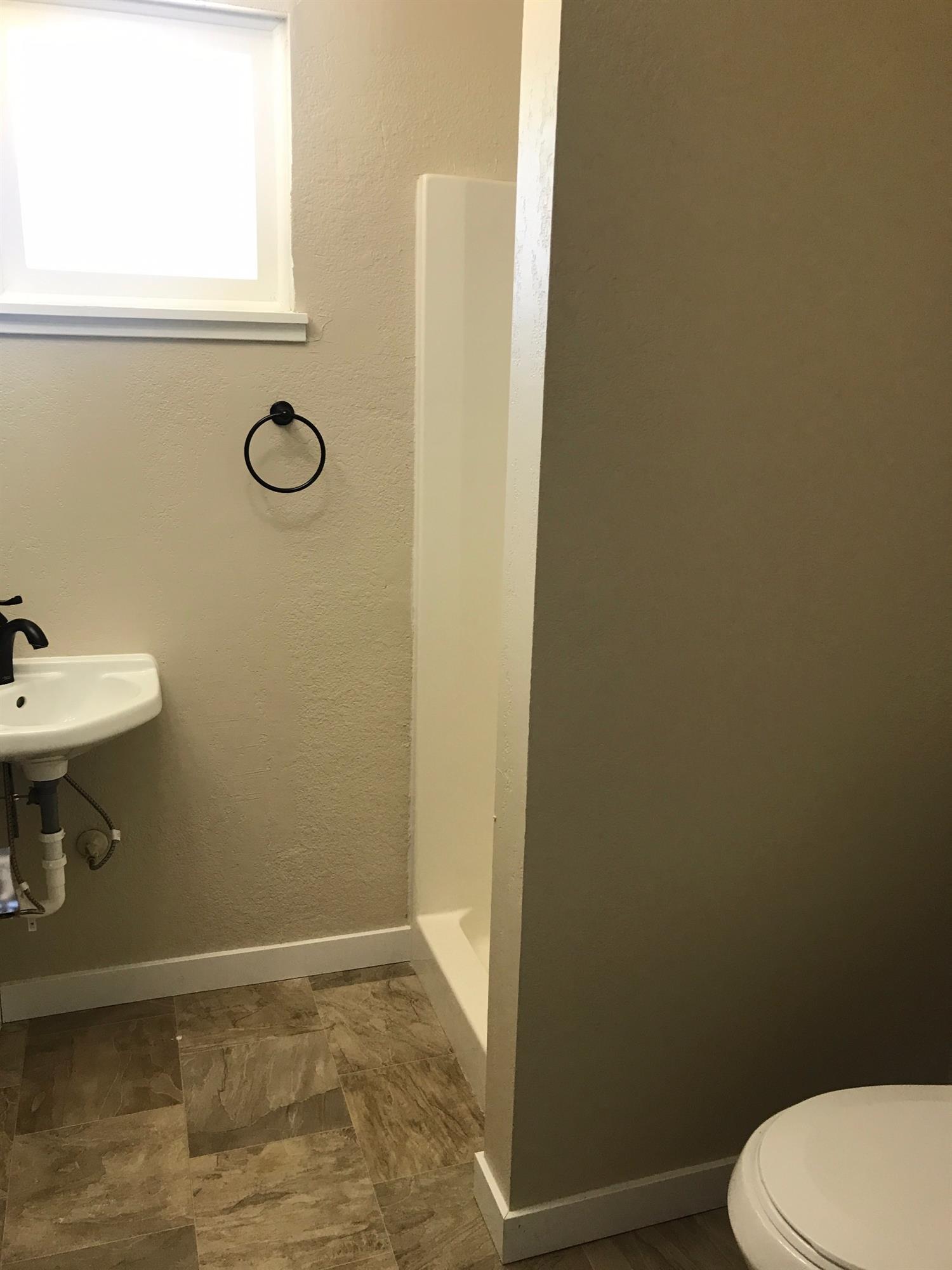 844 West Harbeck Road Grants Pass, OR 97527 - Photo 13 of 19 Additional Photo