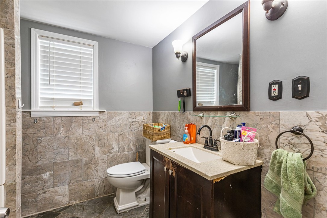 18 Hanover Avenue Pawtucket, RI 02861 - Photo 21 of 50