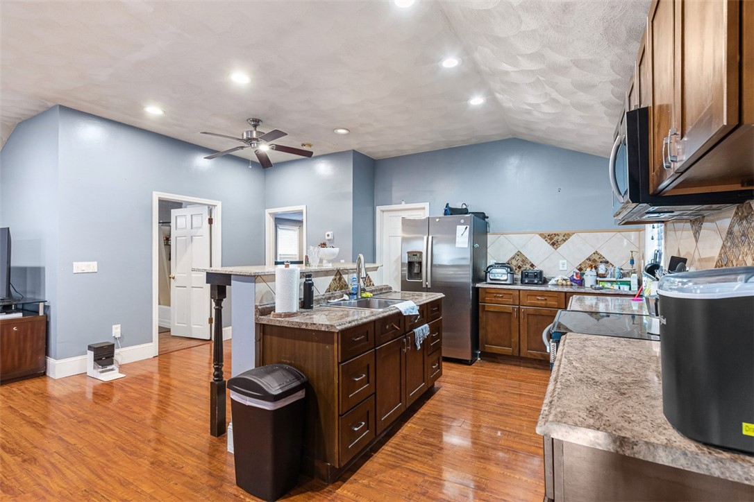 18 Hanover Avenue Pawtucket, RI 02861 - Photo 30 of 50