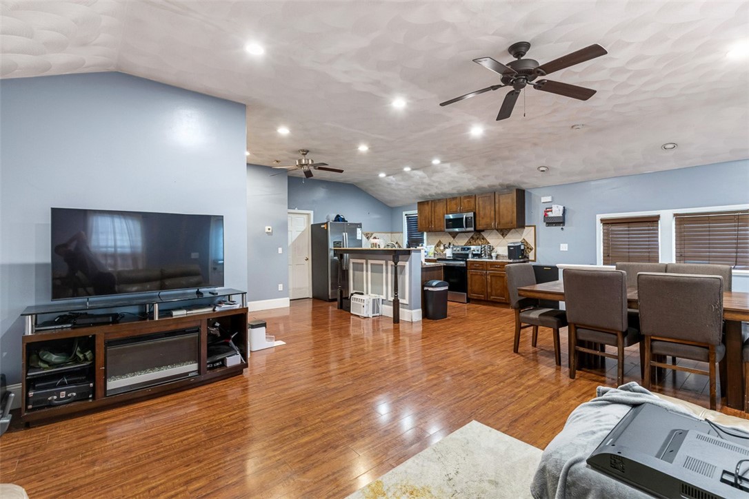 18 Hanover Avenue Pawtucket, RI 02861 - Photo 35 of 50