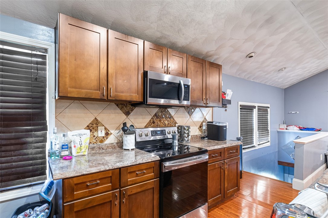 18 Hanover Avenue Pawtucket, RI 02861 - Photo 39 of 50