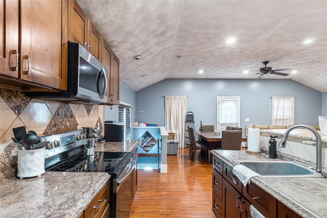 18 Hanover Avenue Pawtucket, RI 02861 - Photo 40 of 50