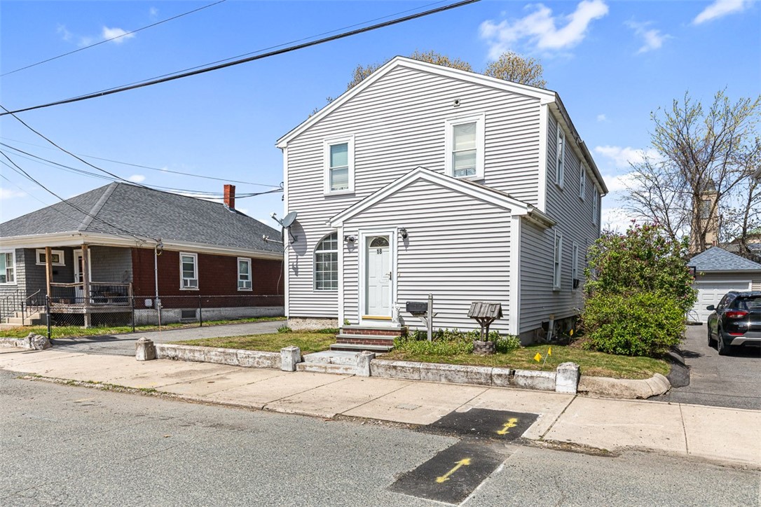 18 Hanover Avenue Pawtucket, RI 02861 - Photo 4 of 50