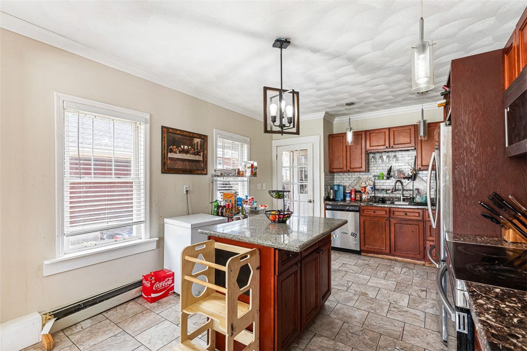 18 Hanover Avenue Pawtucket, RI 02861 - Photo 8 of 50