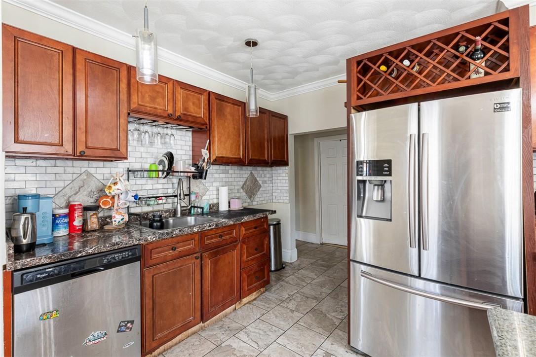 18 Hanover Avenue Pawtucket, RI 02861 - Photo 9 of 50