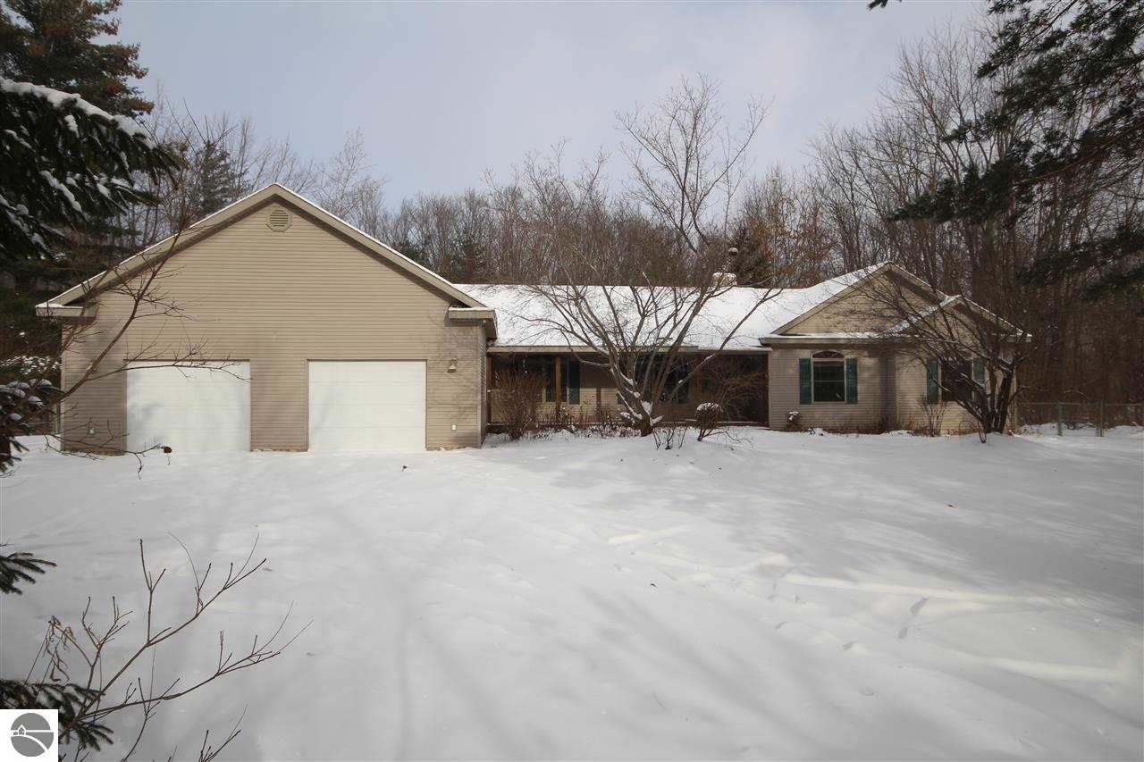 5160 West Tyler Road Alma, MI 48801 - Photo 1 of 36 1779827.JPG