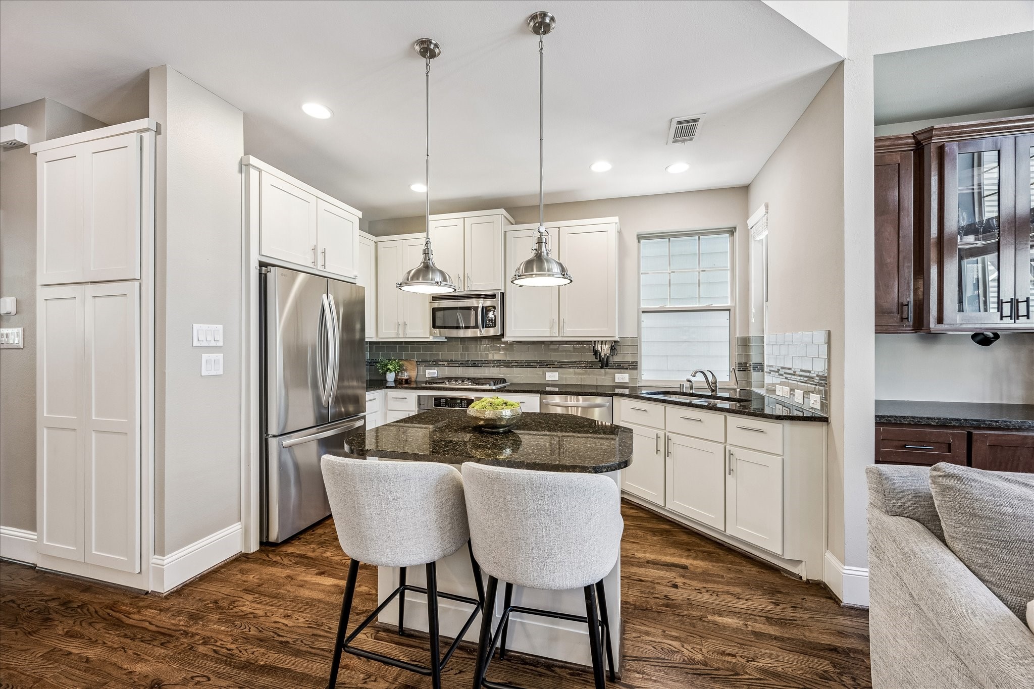 766 Nicholson Street Houston, TX 77007 - Photo 8 of 27 Spacious kitchen offers abundant prep space and storage.