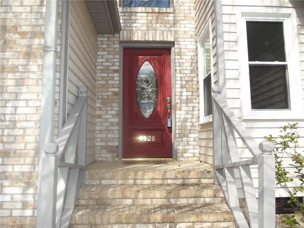 5528 Folkstone Road Pfafftown, NC 27040 - Photo 2 of 27 Gallery Image 2