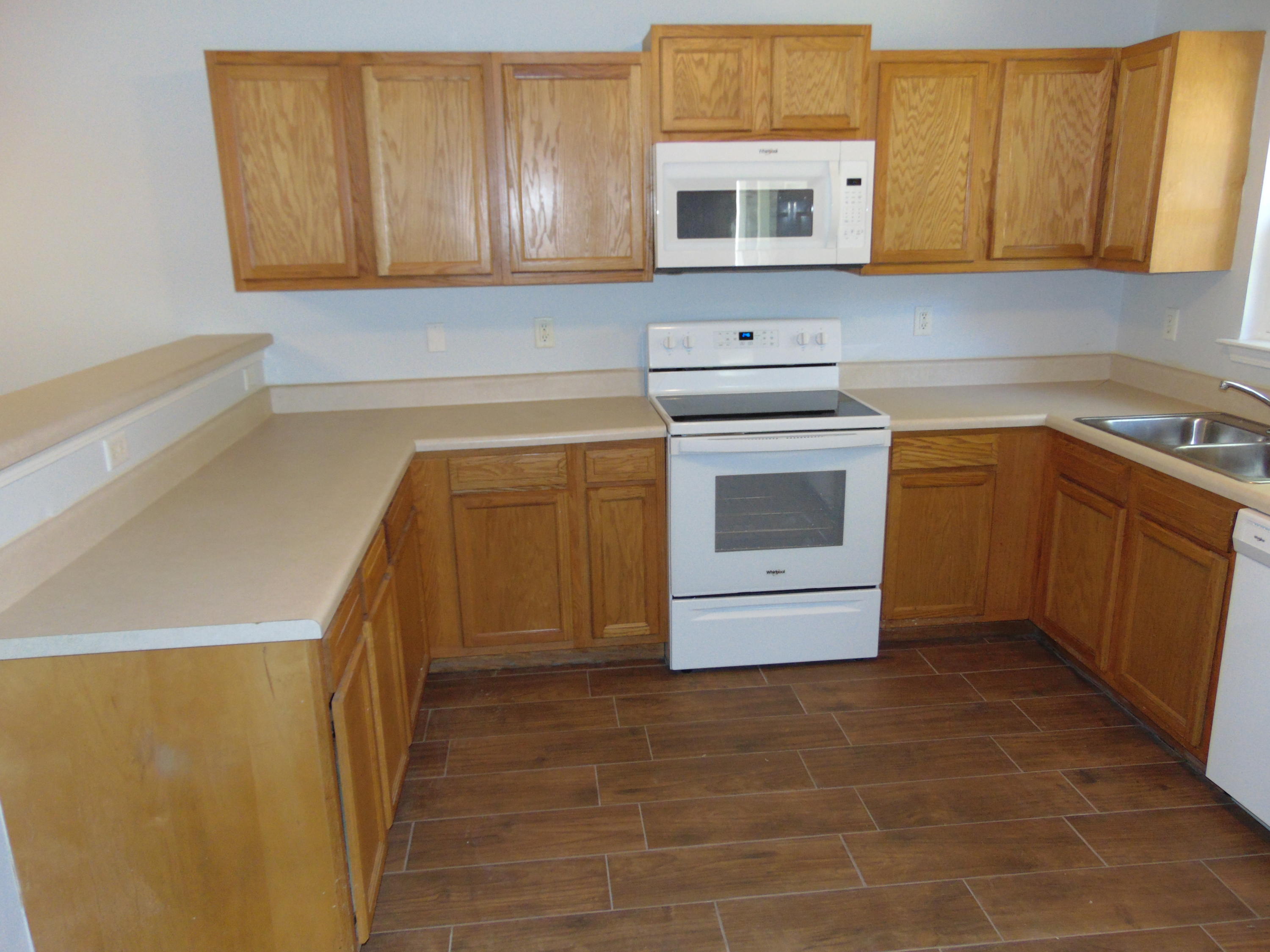 116 Spurrier Way, Unit B Moncks Corner, SC 29461 - Photo 5 of 27 PLENTY OF COUNTERSOPACE