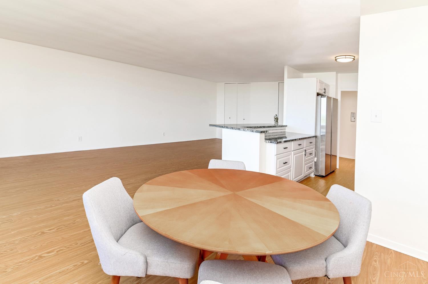 2324 Madison Road, Unit 1701 Cincinnati, OH 45208 - Photo 12 of 37 Gallery Image 12