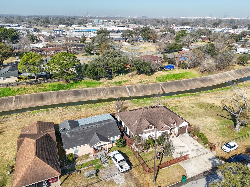 1508 Miami Road Pasadena, TX 77502 - Photo 30 of 34 an aerial view of residential houses with outdoor space