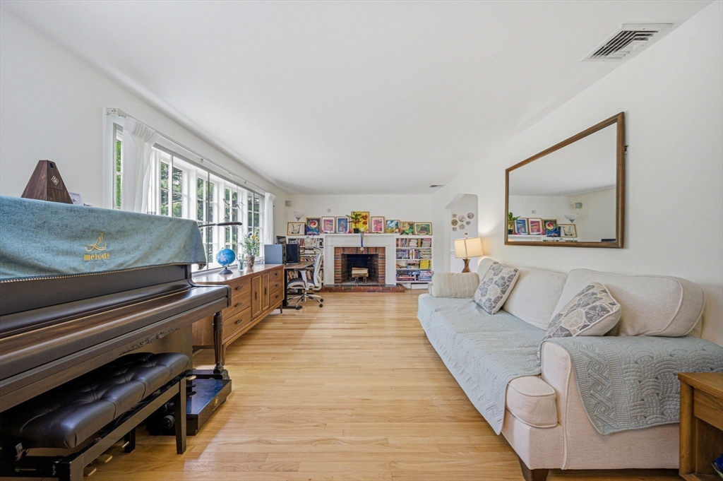8 Brown Road Lexington, MA 02420 - Photo 3 of 26 Gallery Image 3