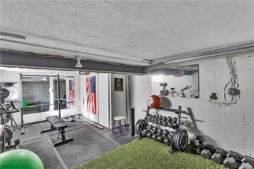 3779 Northern Pike Monroeville, PA 15146 - Photo 30 of 31 a living room with furniture and a window