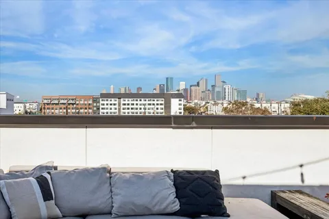 $550,000 | 1614 Sampson Street, Houston, TX 77003
