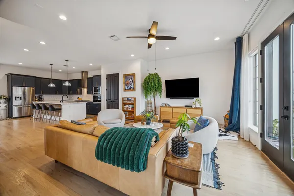 $550,000 | 1614 Sampson Street, Houston, TX 77003