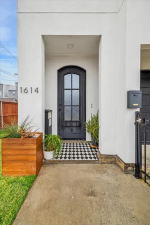 $550,000 | 1614 Sampson Street, Houston, TX 77003