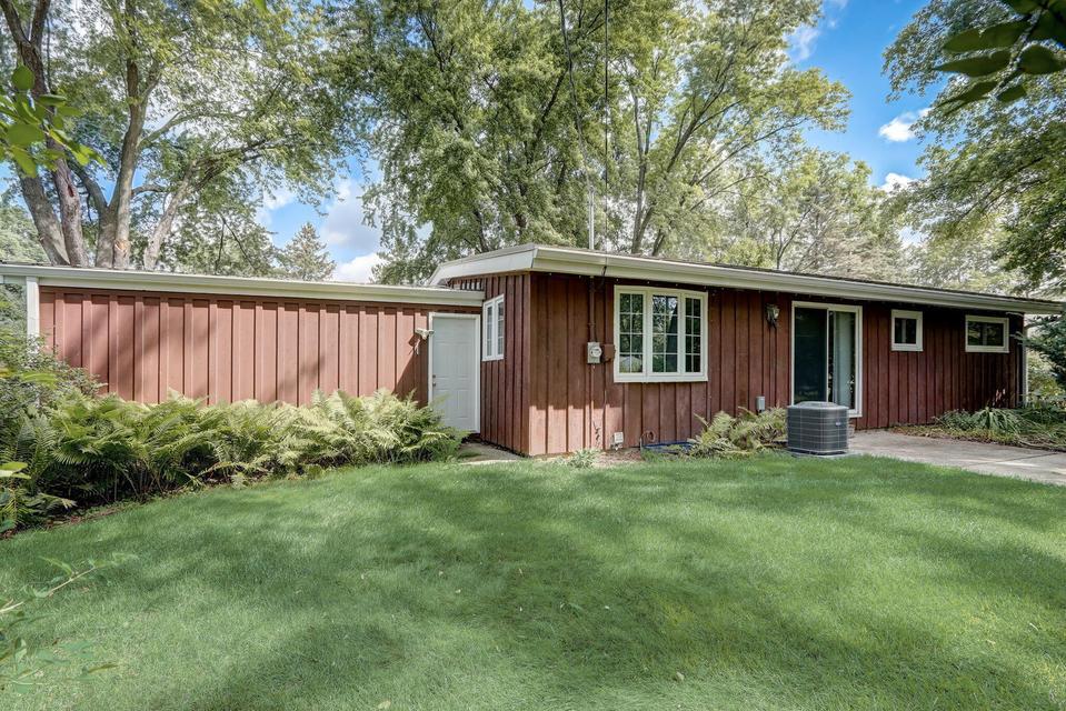 N33W22034 Memory Lane Pewaukee, WI 53072 - Photo 10 of 10 20230818180847435769000000-o
