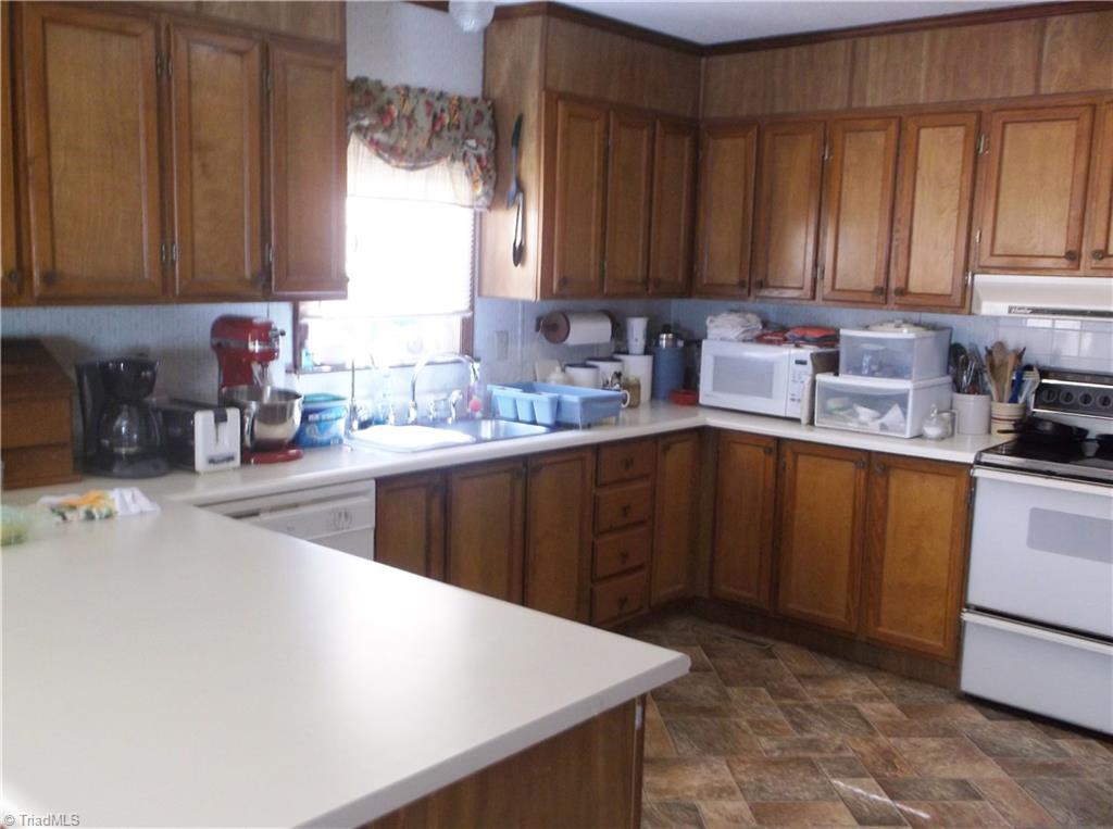 1513 Marshall Smith Road King, NC 27021 - Photo 11 of 30 Gallery Image 11