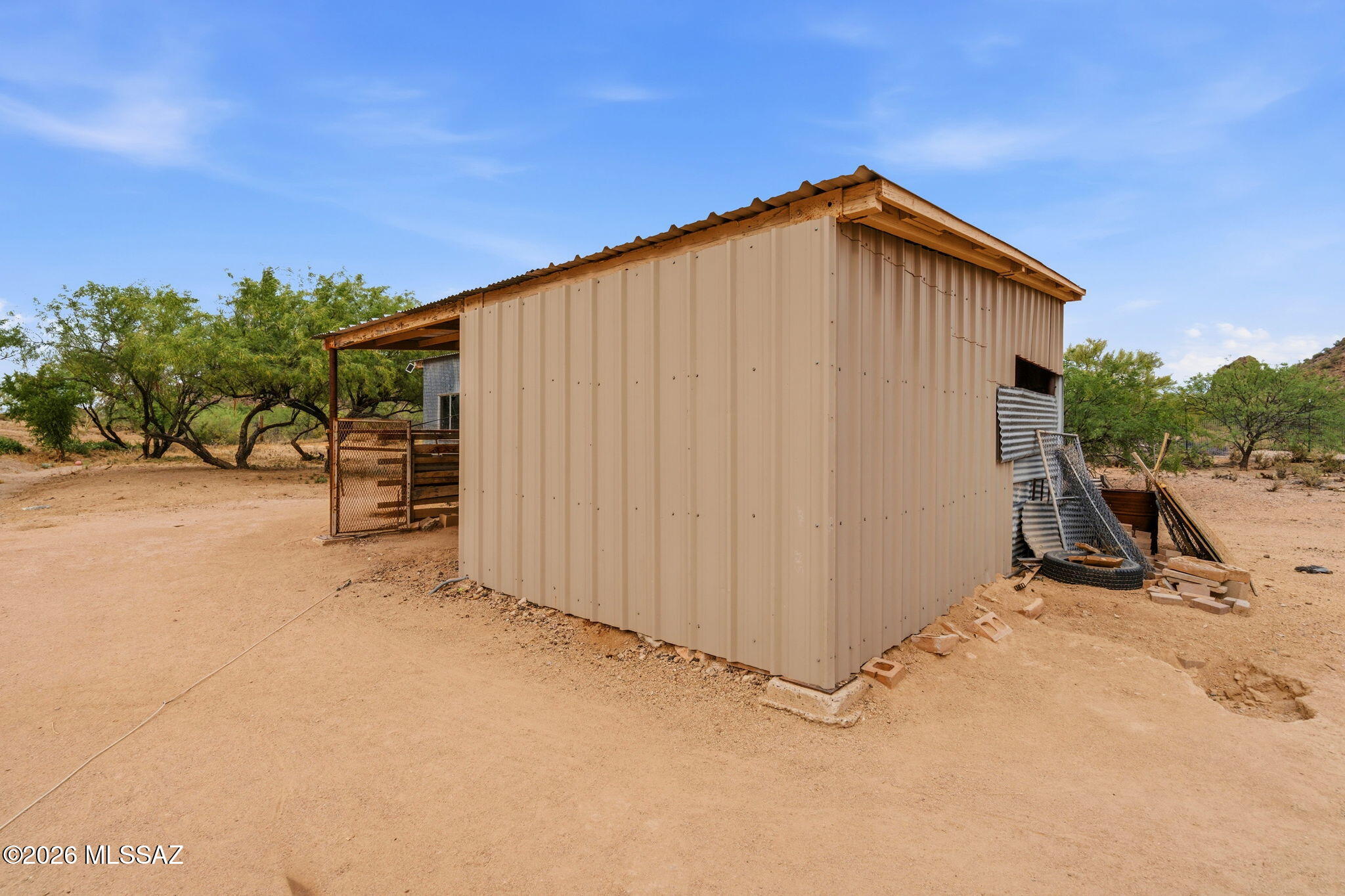 5645 South Caballo Road Tucson, AZ 85746 - Photo 40 of 43 Shed