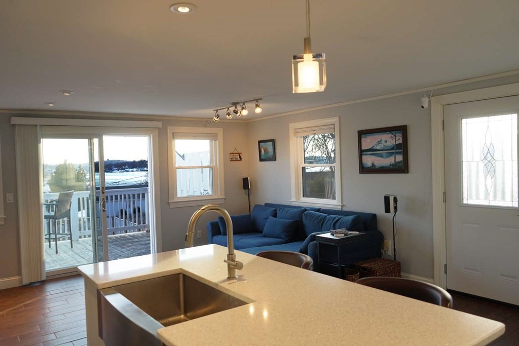 30 Stratford Road Weymouth, MA 02191 - Photo 6 of 20 Gallery Image 6
