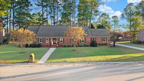 $405,000 | 1802 Windsor Road, Kinston, NC 28504