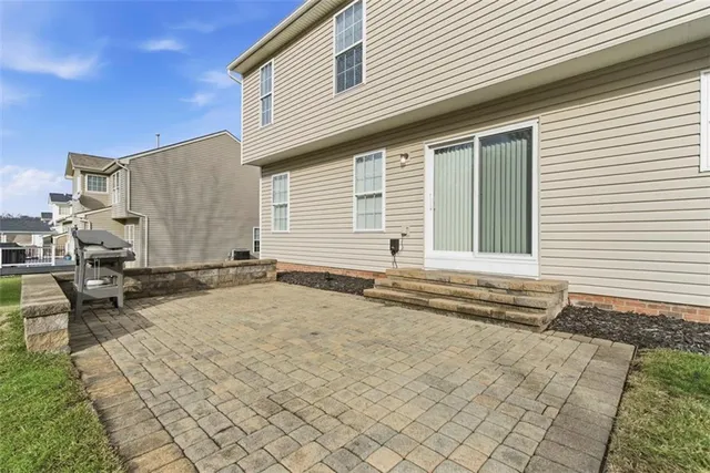 $519,900 | 318 Village Drive, Mars, PA 16046