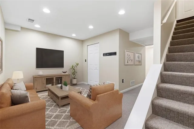 $519,900 | 318 Village Drive, Mars, PA 16046