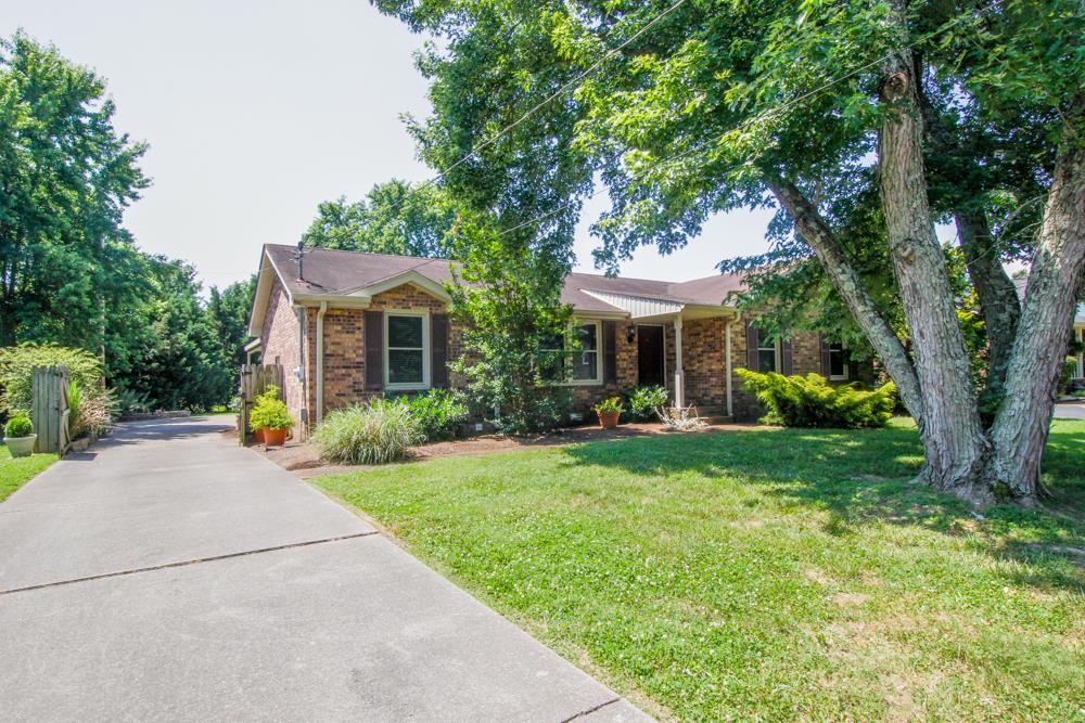 108 Grapevine Road Hendersonville, TN 37075 - Photo 3 of 30 Gallery Image 3