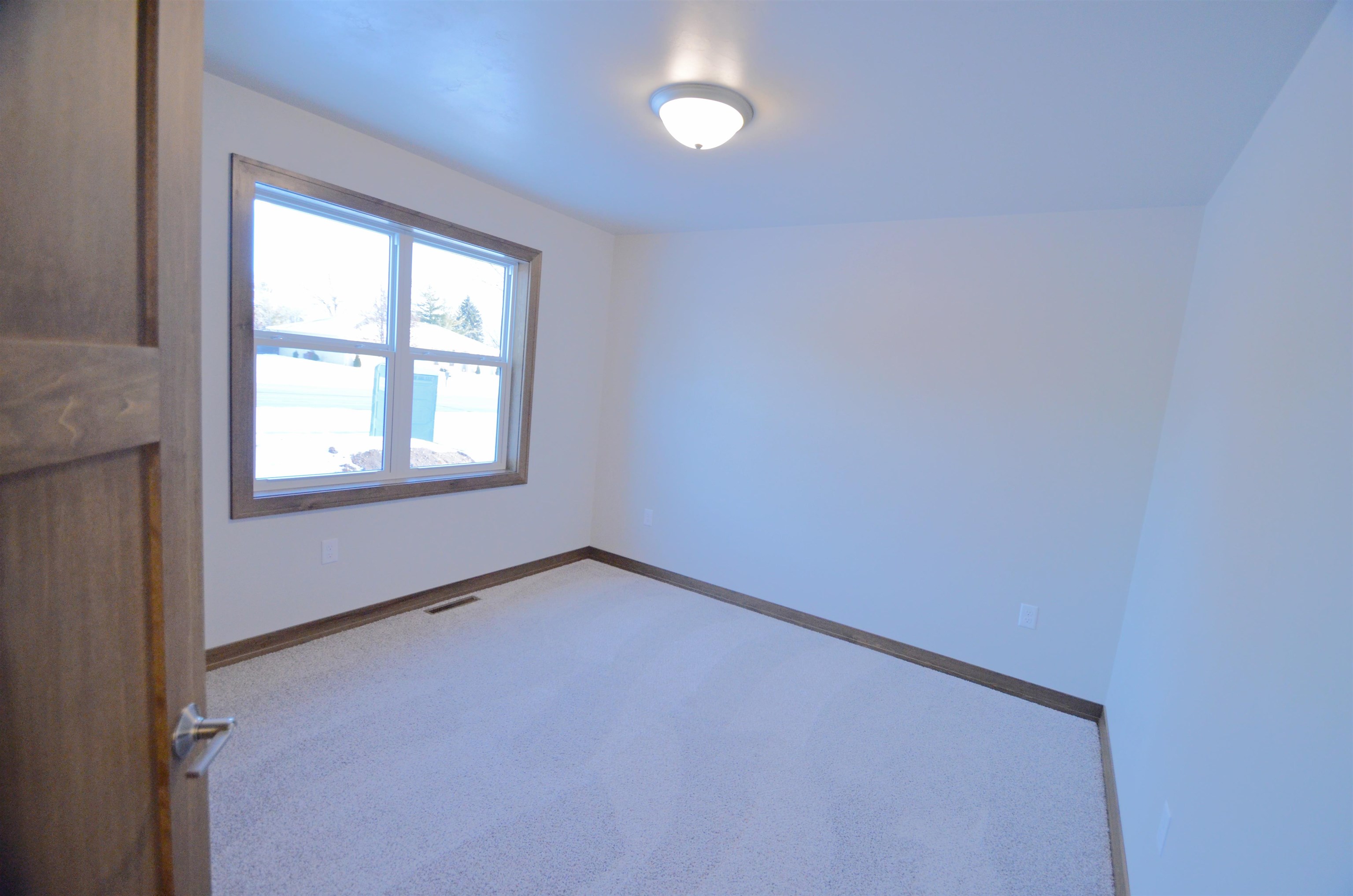 470 South Huron Road Green Bay, WI 54311 - Photo 22 of 27