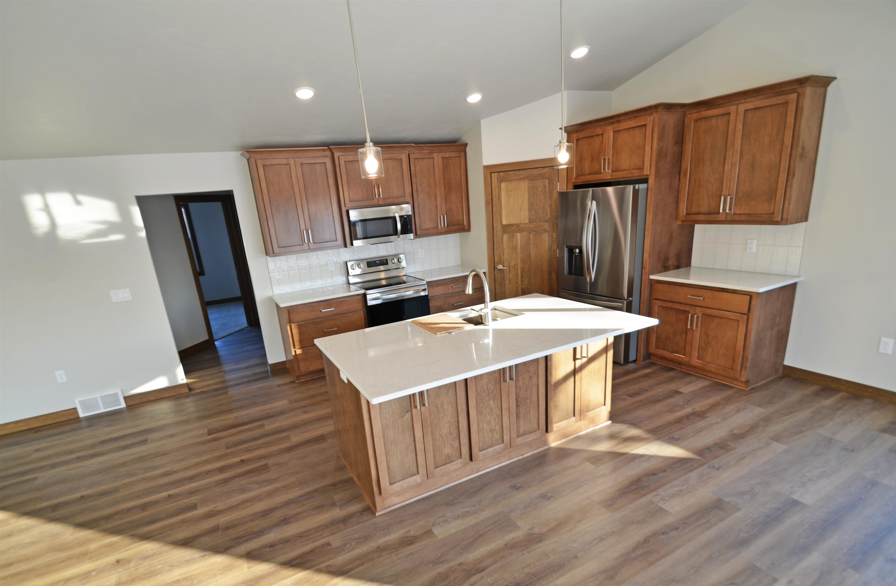 470 South Huron Road Green Bay, WI 54311 - Photo 4 of 27