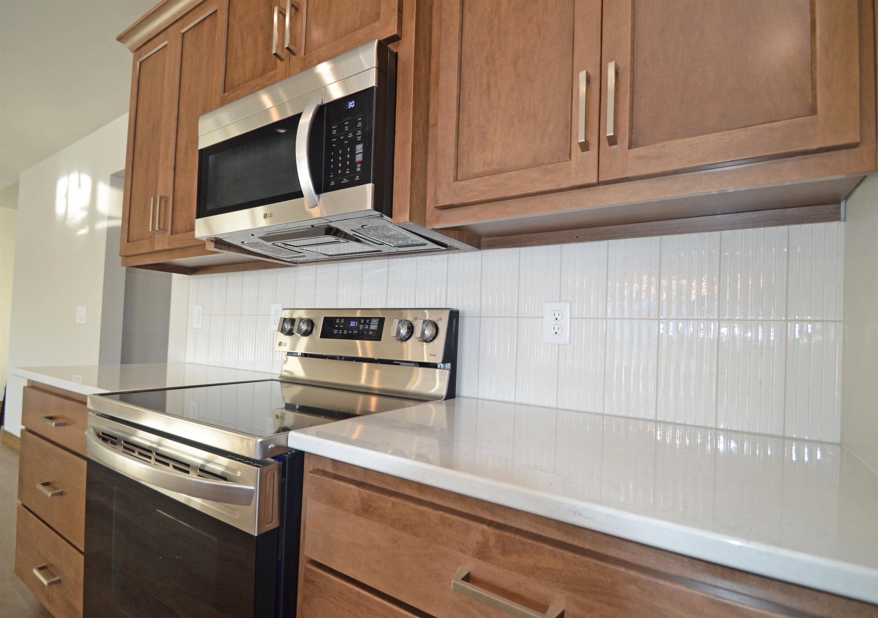 470 South Huron Road Green Bay, WI 54311 - Photo 6 of 27