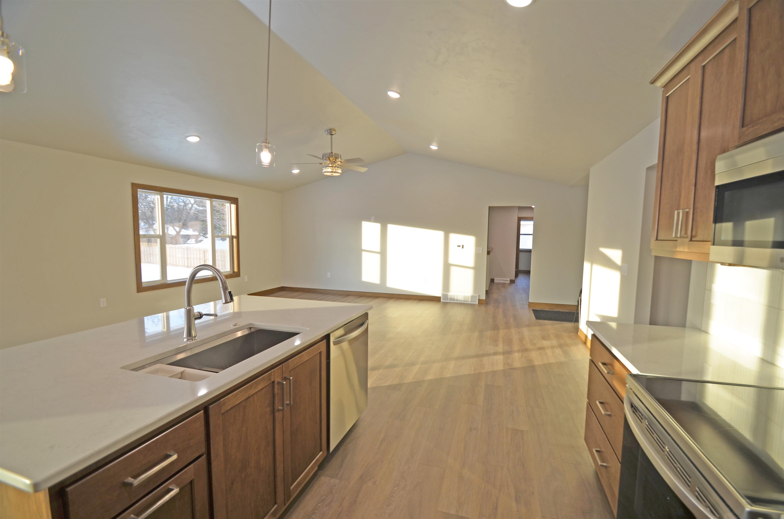 470 South Huron Road Green Bay, WI 54311 - Photo 7 of 27