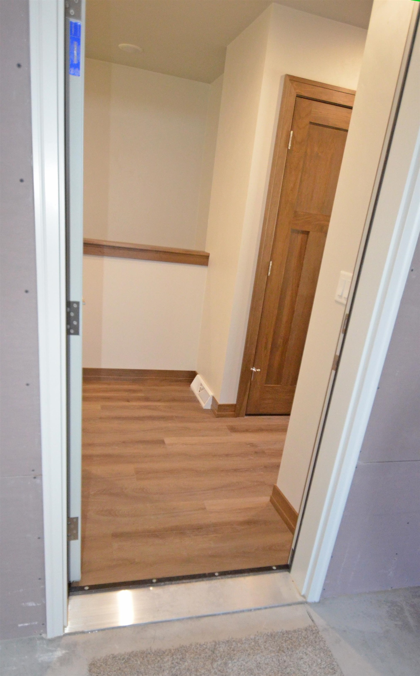 470 South Huron Road Green Bay, WI 54311 - Photo 9 of 27