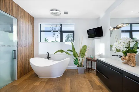 $4,995,000 | 2101 Northeast 20th Avenue, Wilton Manors, FL 33305