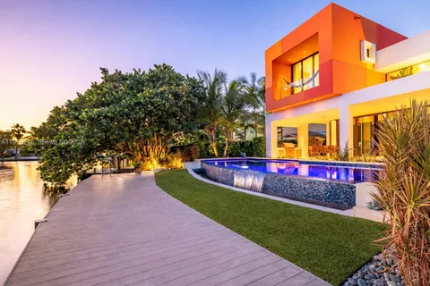 $4,995,000 | 2101 Northeast 20th Avenue, Wilton Manors, FL 33305