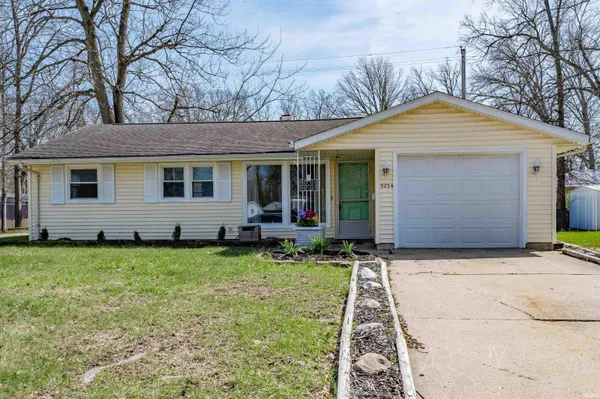 $185,000 | 3234 Varsity Lane, Fort Wayne, IN 46805