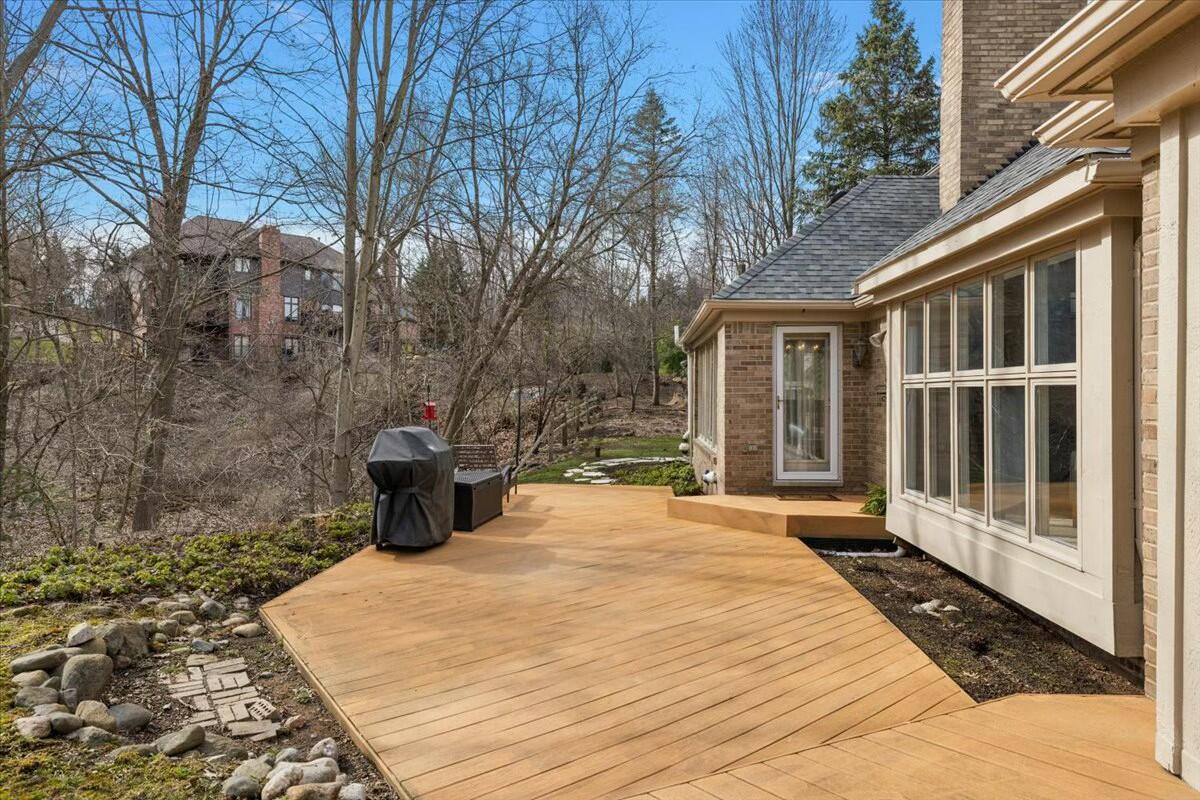 4770 Forest Ridge Court Rochester, MI 48306 - Photo 10 of 72 tempImagezkw968