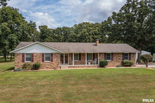 $355,000 | 1723 Walnut Hill Road, Centralia, IL 62801