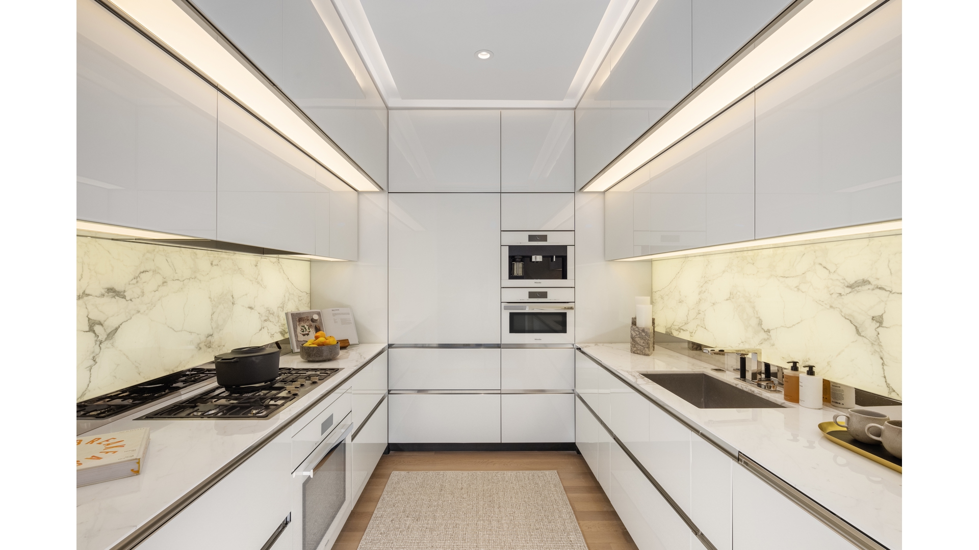 53 West 53rd Street, Unit 16F Manhattan, NY 10019 - Photo 3 of 7