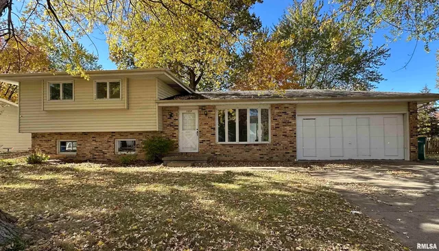 $126,500 | 1312 Debbie Lane, Macomb, IL 61455