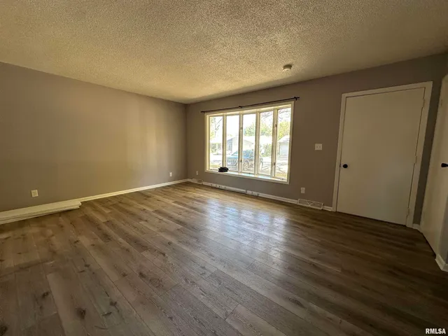 $126,500 | 1312 Debbie Lane, Macomb, IL 61455