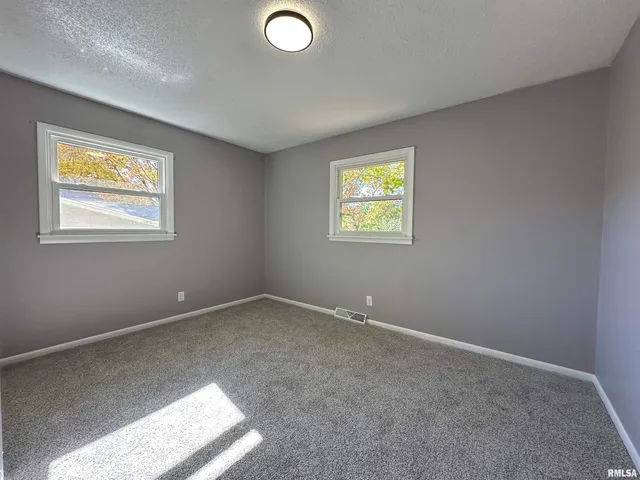 $126,500 | 1312 Debbie Lane, Macomb, IL 61455