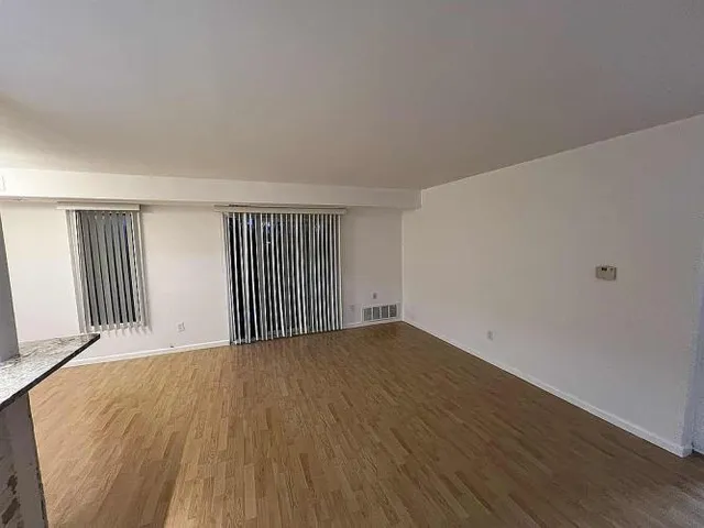 $109,000 | 30445 West 14 Mile Road, Unit 59, Farmington Hills, MI 48334