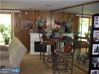 3334 Red Lion Road Philadelphia, PA 19114 - Photo 5 of 12 Family Room